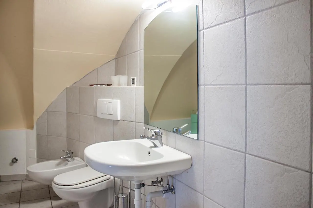 Appartement Paradise Suites At The Pier Of Brienno - The House Of Travelers