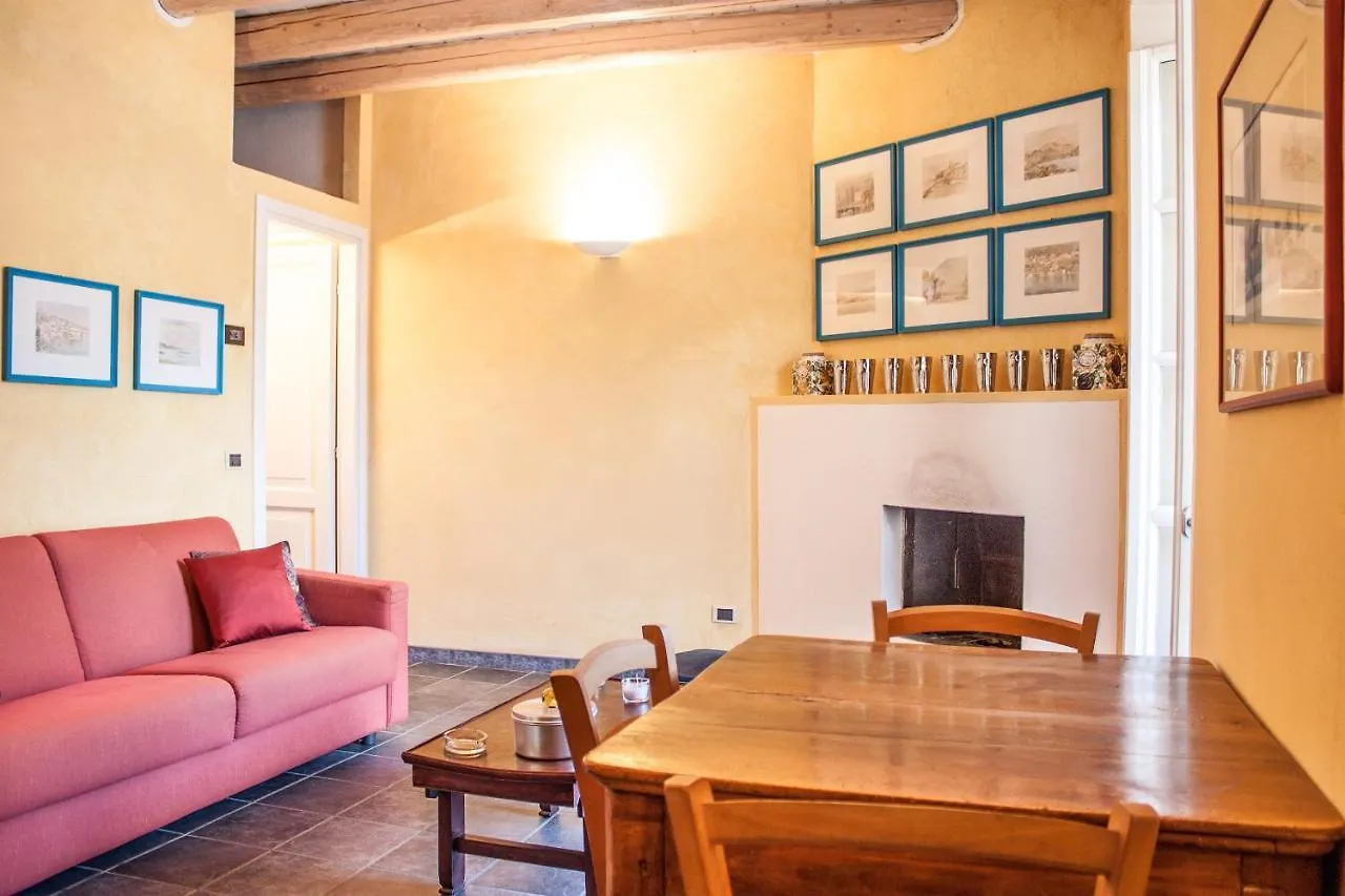 Paradise Suites At The Pier Of Brienno - The House Of Travelers 0*,  Italië