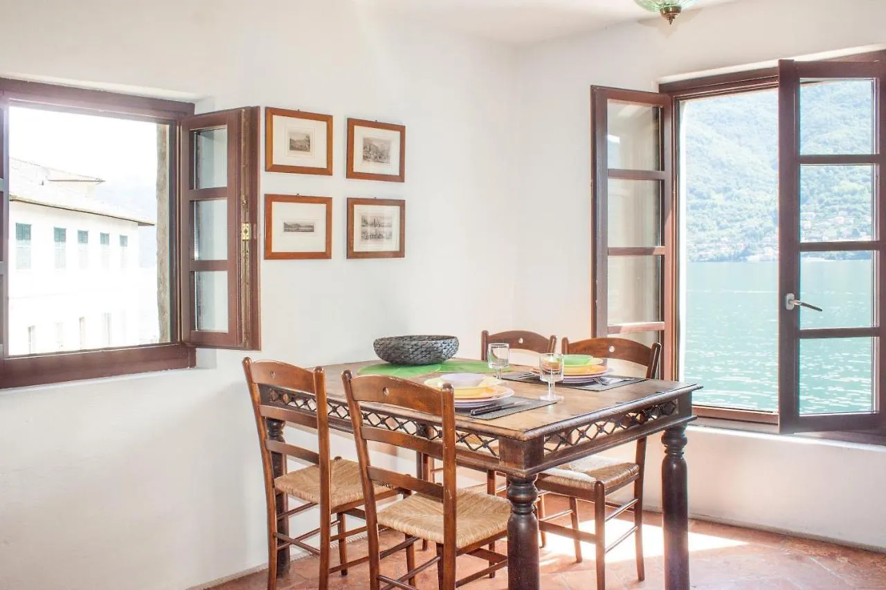 Appartement Paradise Suites At The Pier Of Brienno - The House Of Travelers Italië