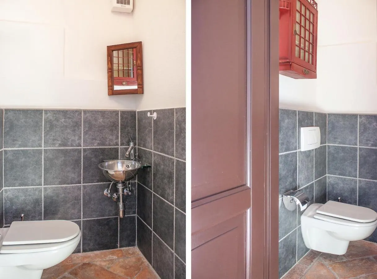 Paradise Suites At The Pier Of Brienno - The House Of Travelers 0*,  Ιταλία