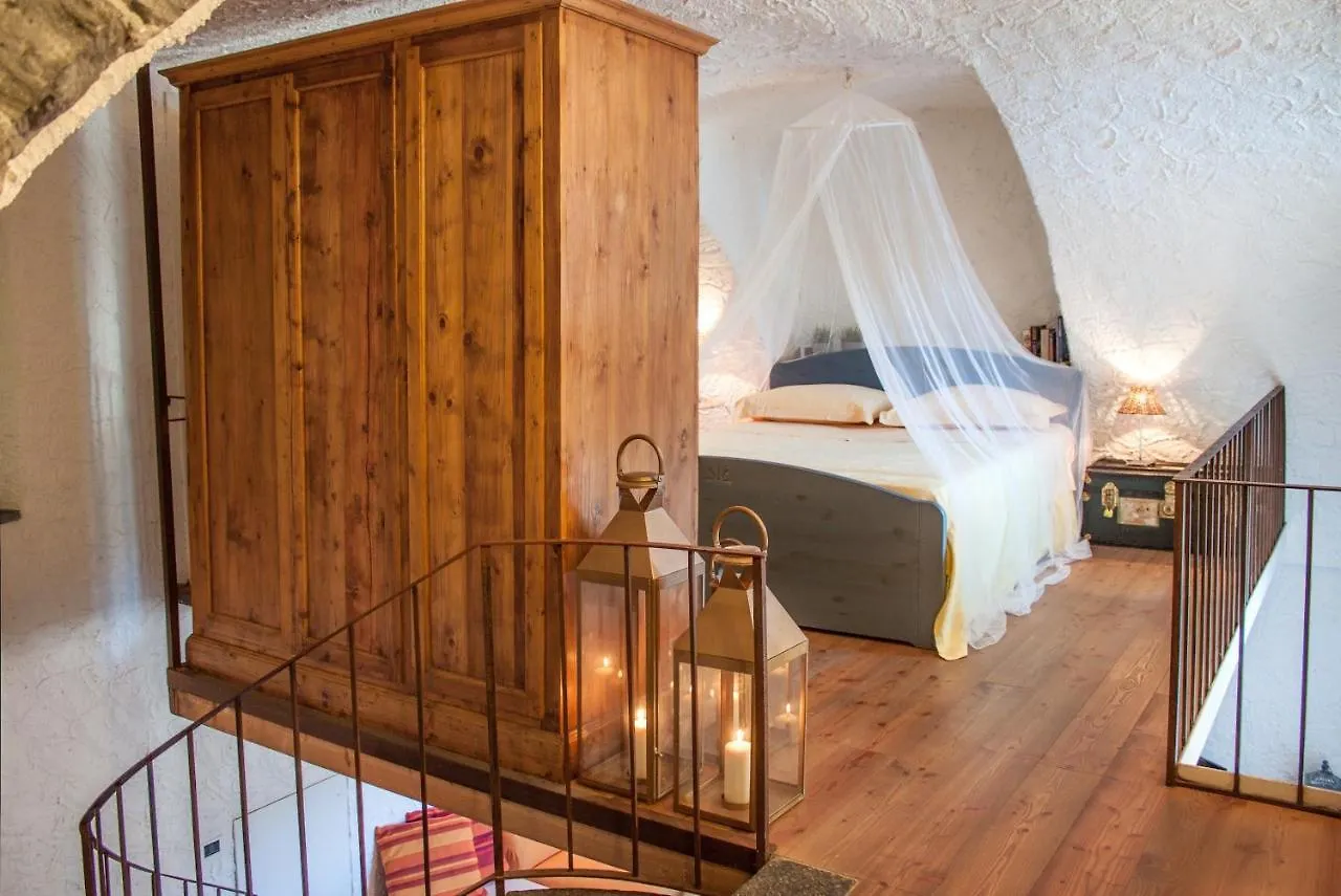 Paradise Suites At The Pier Of Brienno - The House Of Travelers 0*,  Ιταλία